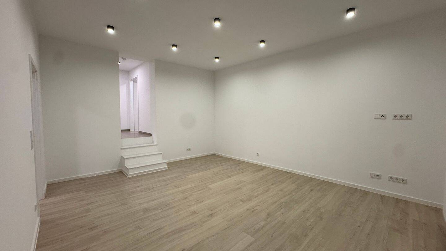 Historischer Charme trifft modernen Wohnkomfort – sanierte Etagenwohnung mit Einbauküche, 76726 Germersheim