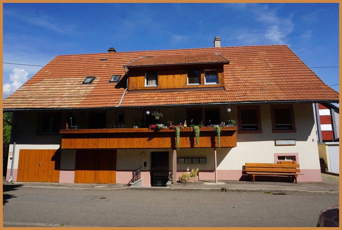 Viel Platz, zahlreiche Möglichkeiten und eine attraktive Wohnlage – gepflegtes 4-Familienhaus !, 77736 Zell am Harmersbach