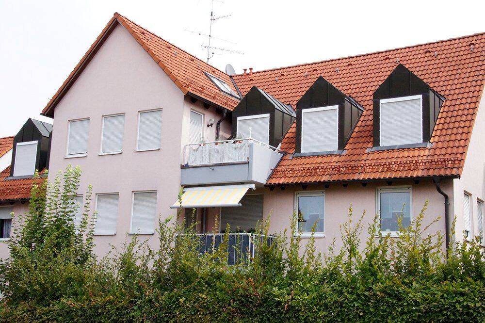 2-Zimmer-Wohnung mit Balkon und TG-Stellplatz in Fürth Dambach, 90768 Fürth
