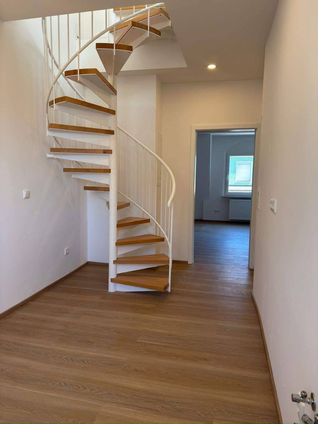 *Neue, hochwertige Einbauküche*Balkon*Erstbezug nach Kernsanierung*3-Zimmer-Maisonettewohnung*Ruhige Bestlage St. Peter, Nähe Wöhrder See*, 90478 Nürnberg (Dutzendteich Gleißhammer Glockenhof Sankt Peter Zerzabelshof)