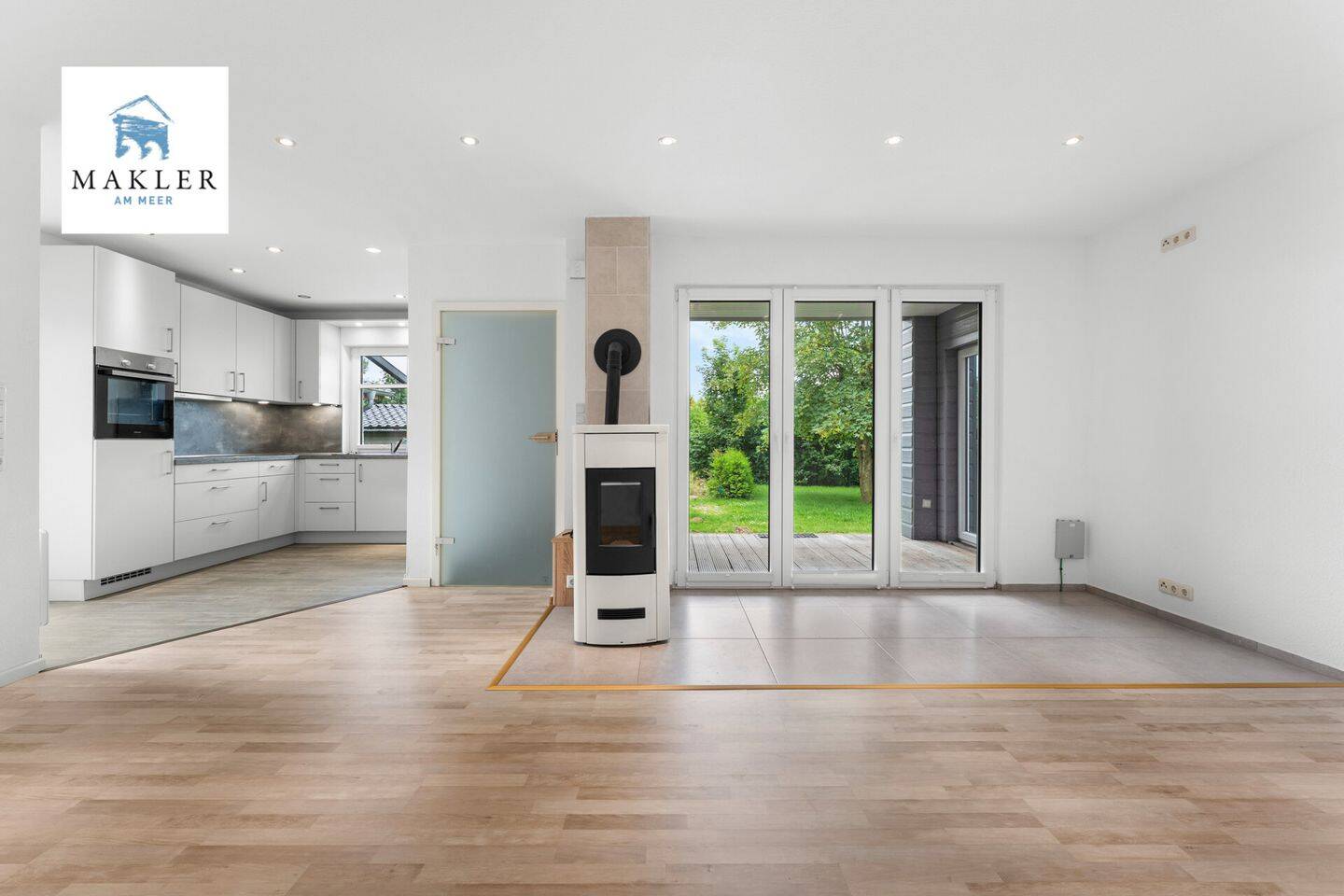 ~~Ferienhaus sucht Lieblingsmenschen.  Großzügig, modern und bereit für viele schöne Momente.~~, 26624 Südbrookmerland