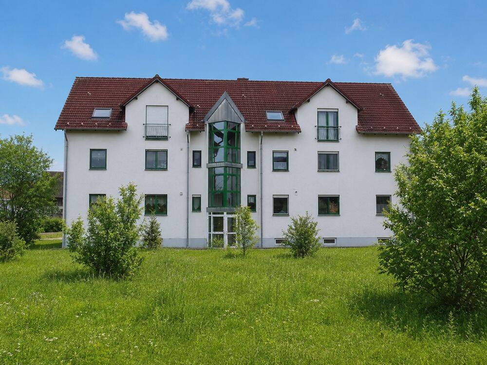 Großzügige Dachgeschosswohnung mit zwei Balkonen, 98617 Sülzfeld