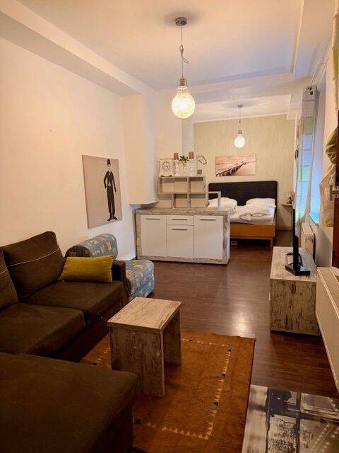 Von dem Eigentümer direkt bewohnten Wohnung bzw. Büro oder Artzpraxis im zentrum von Erlangen., 91054 Erlangen (Burgberg Erlangen-Nord Erlangen-Ost Innenstadt Sieglitzhof)