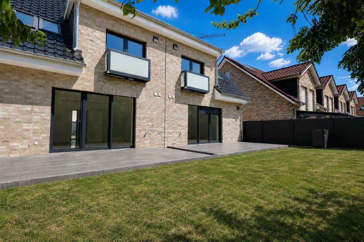 Provisionsfrei! Neubau-Doppelhaushälfte in rückwärtiger Lage mit Garten und KfW-40-Standard, 28309 Bremen (Hemelingen Sebaldsbrück)