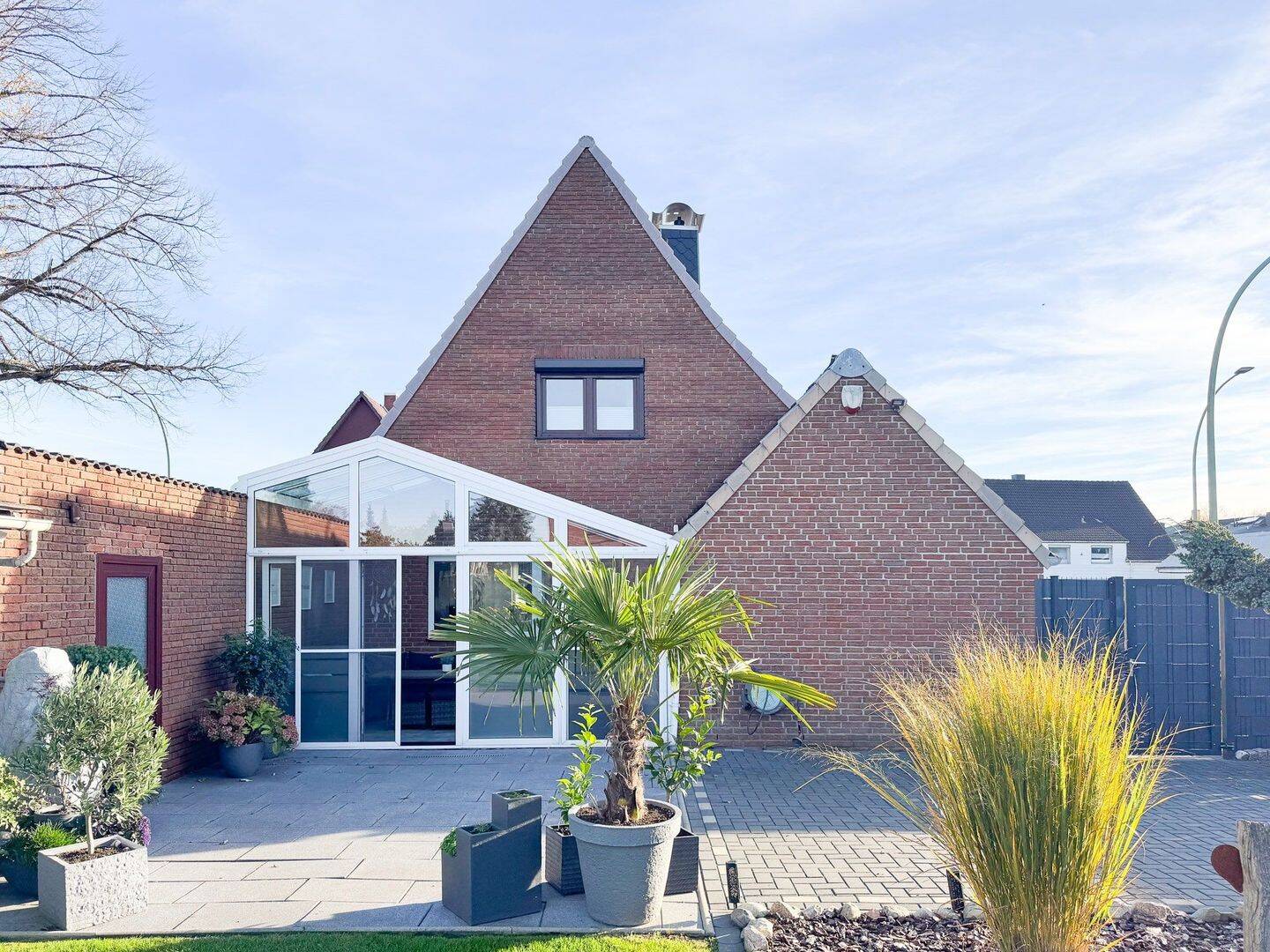 Ihre “Eigenen vier Wände” mit schönem Garten und einer Garage (top modernisiert) wartet auf Sie PROVISIONSFREI, 27578 Bremerhaven (Lehe Leherheide)