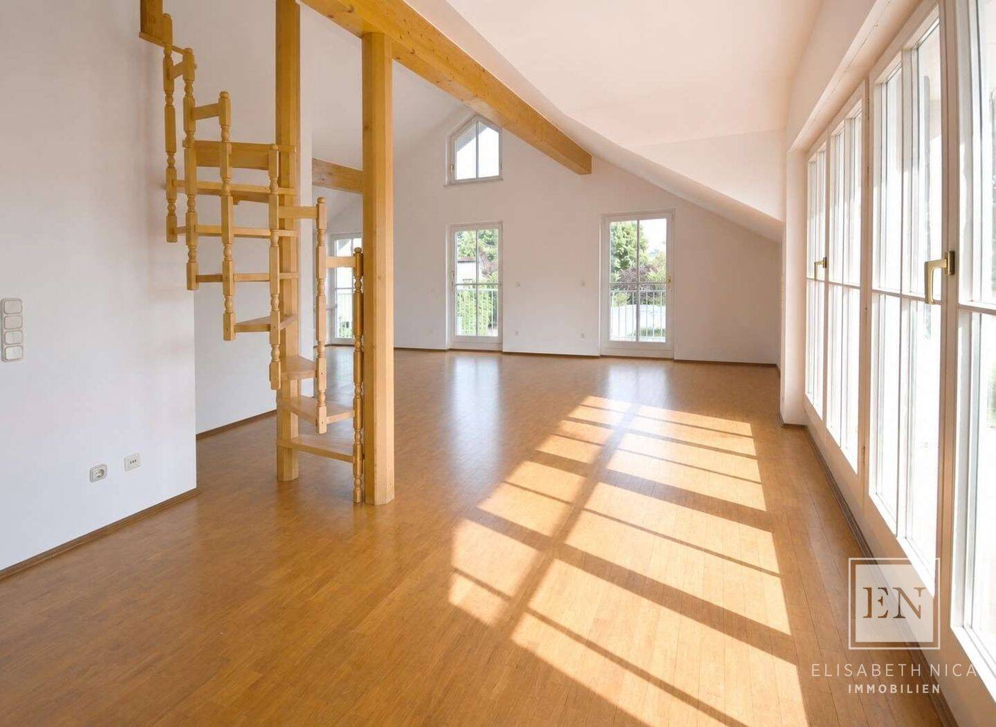 Dachgeschosstraum – 3-Zimmer-Wohnung in perfekter Lage, 81827 München (Ramersdorf-Perlach Trudering-Riem)