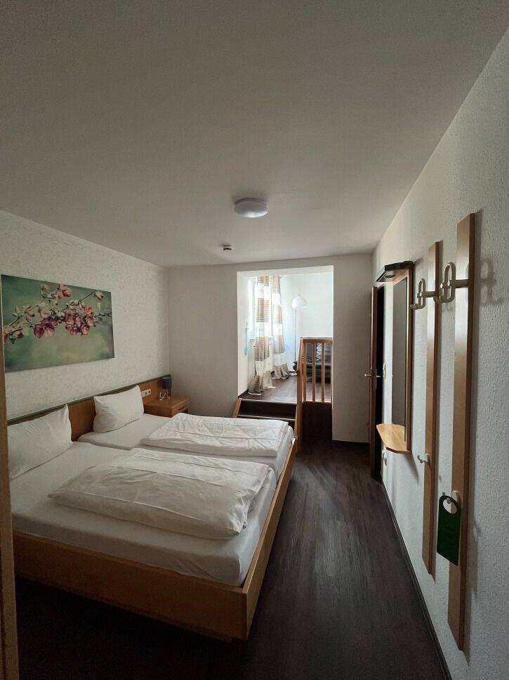 Wohnen für Azubis und Studenten – Dein neues Zuhause im Gasthof Ebert, 36119 Neuhof