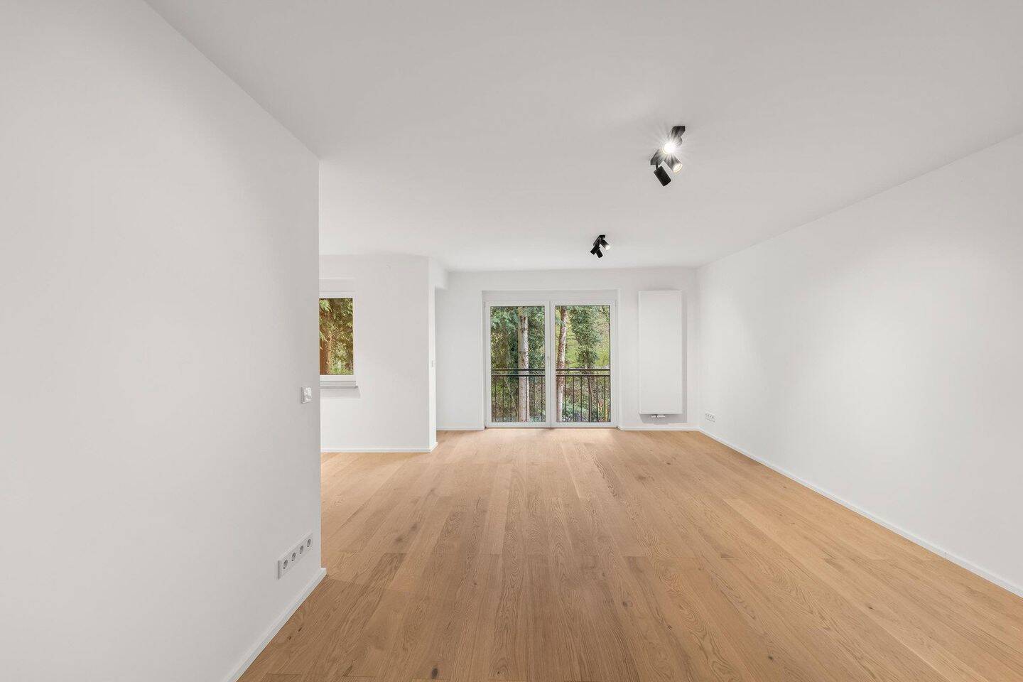 Exklusiv modernisierte 4-Zimmer-Wohnung mit Balkon in ruhiger Wohnlage – Erstbezug, 90473 Nürnberg (Langwasser)