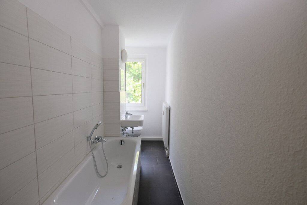 Hier passen Liebe, Leben und WLAN rein…2-RW mit Wanne & Balkon!!!, 9599 Freiberg