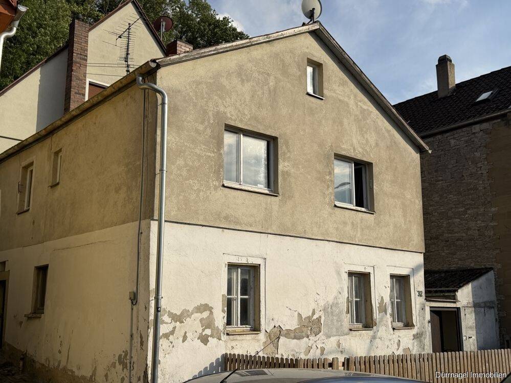 Zum Verkauf steht ein vielseitig nutzbares Ein- bis Zweifamilienhaus in Marktbreit., 97340 Marktbreit