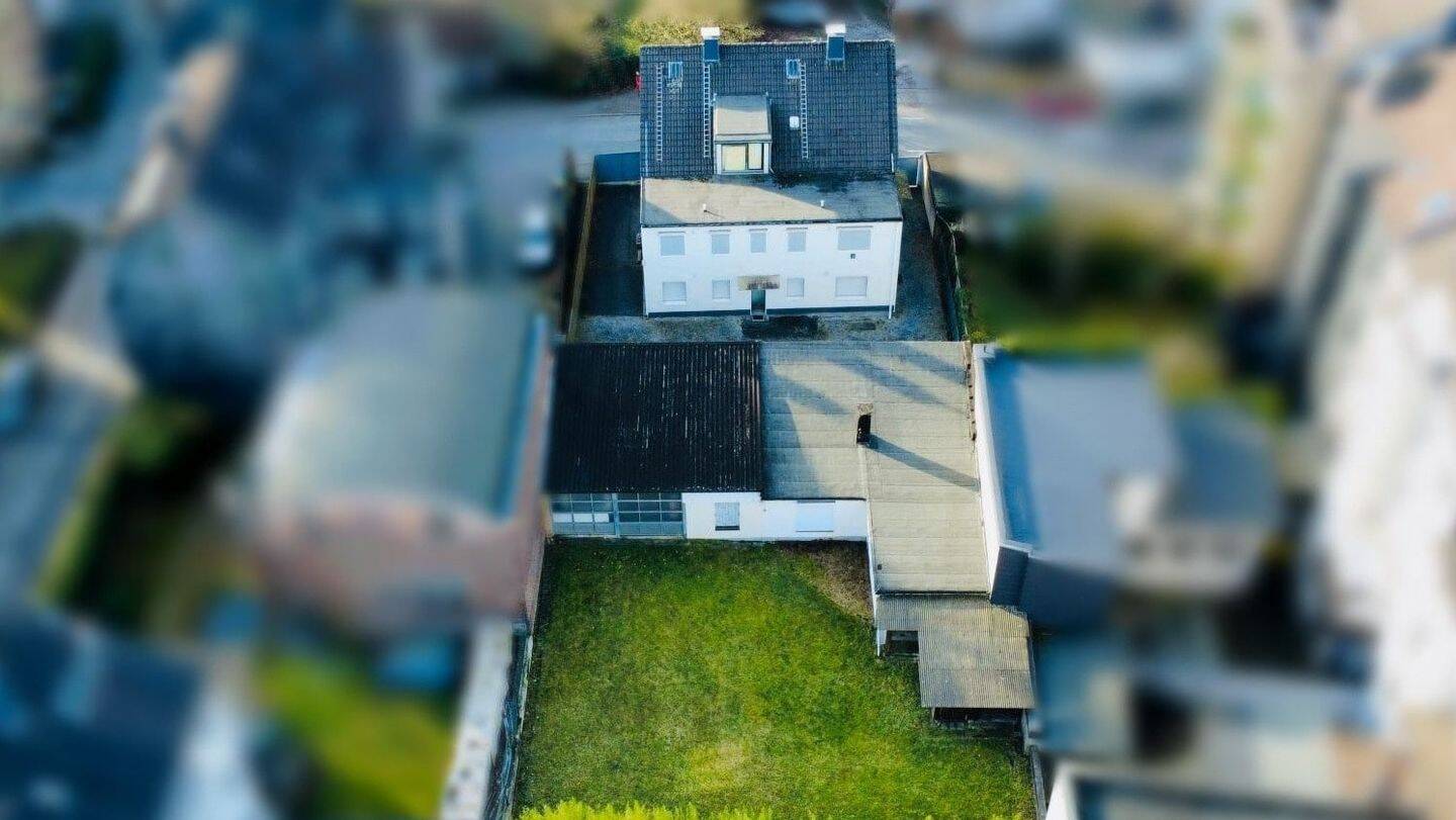 Handwerker aufgepasst! | Mehrfamilienhaus mit Potential I 4 Garagen |Gartengrundstück, 42389 Wuppertal (Langerfeld)