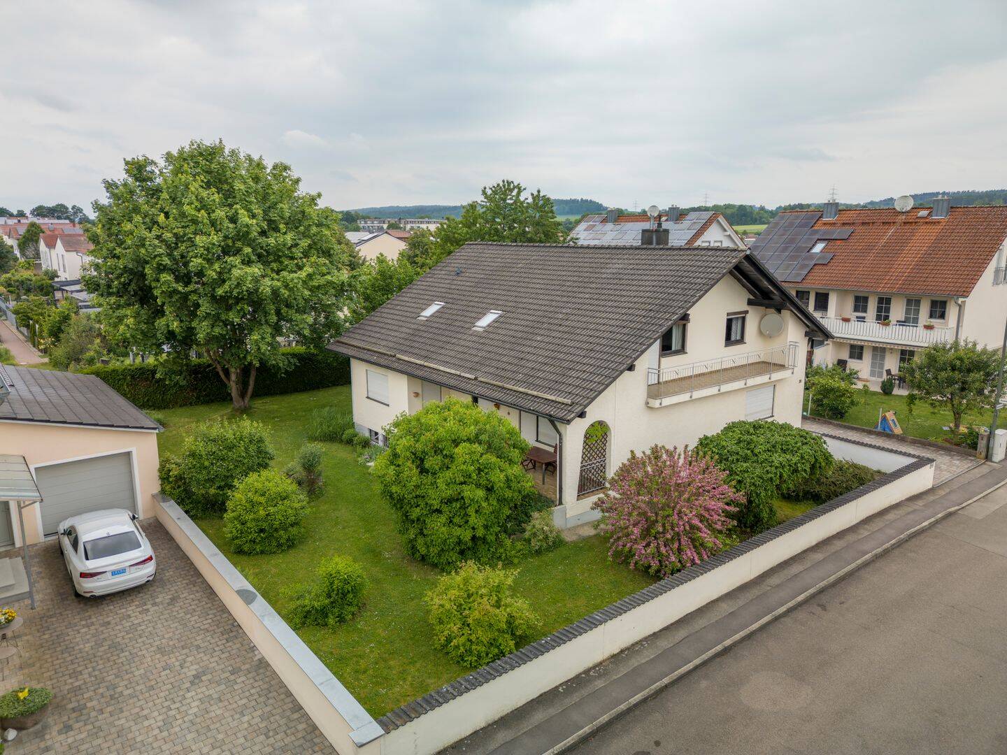 Charmantes Ein- Zweifamilienhaus mit großem Grundstück in familienfreundlicher Lage von Wettstetten!, 85139 Wettstetten