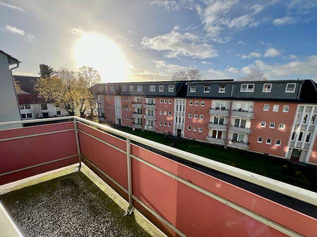 VERMIETETE ZWEI ZIMMER WOHNUNG MIT BALKON IM DRITTEN OG, 40468 Düsseldorf (Derendorf Golzheim Lichtenbroich Stockum Unterrath)