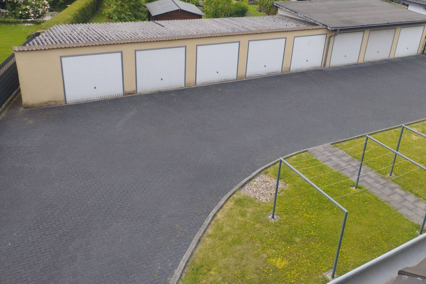 Gepflegte ruhige 3,5-Zimmer Dachgeschosswohnung in Oberhausen-Buschhausen, 46149 Oberhausen (Alsfeld Buschhausen Schwarze Heide Stadtmitte Sterkrade-Mitte)