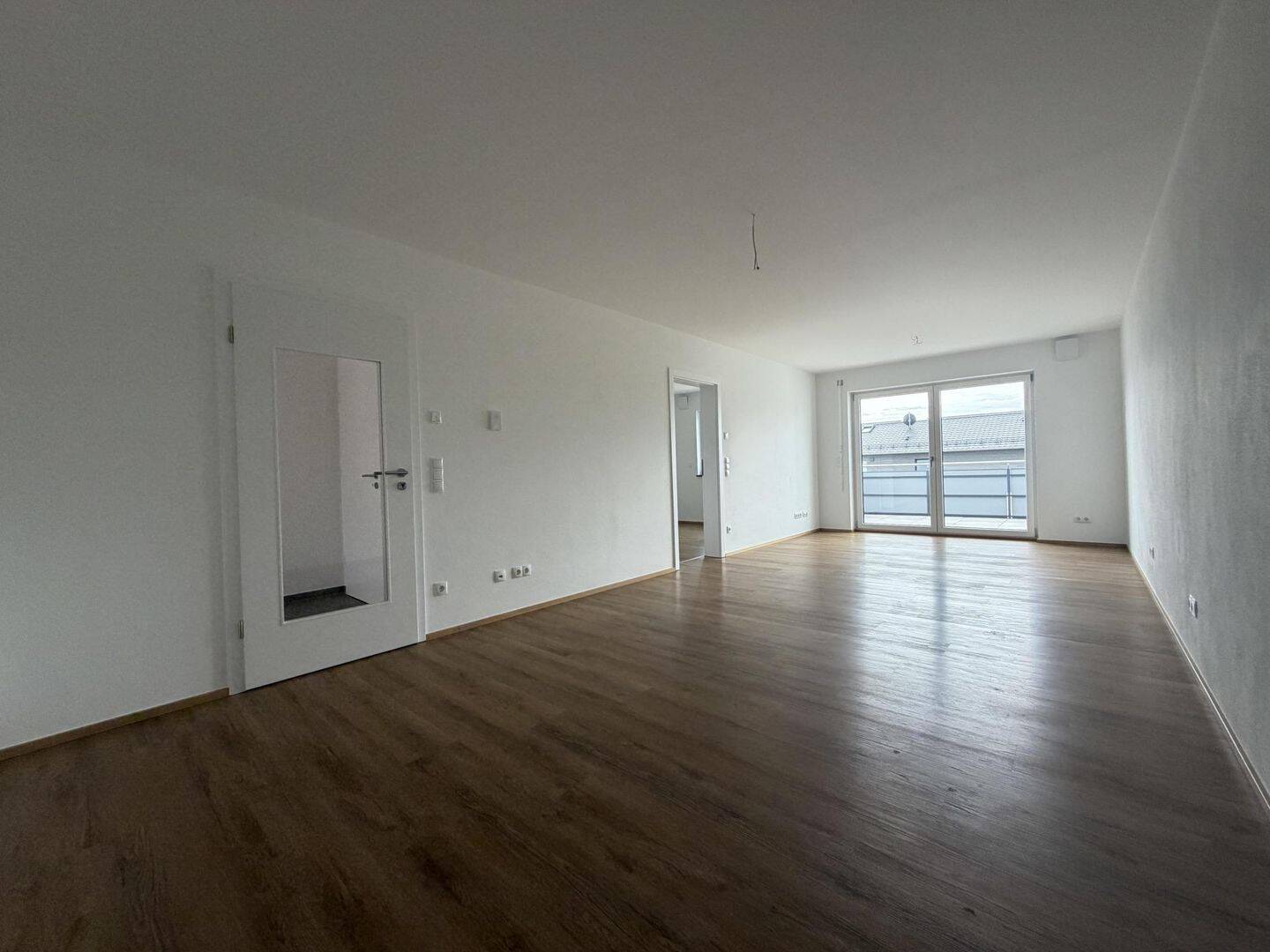 SOFORT BEZIEHBAR – Moderne 2-Zimmer-Wohnung mit Balkon & TG-Stellplatz in ruhiger Lage, 84061 Ergoldsbach