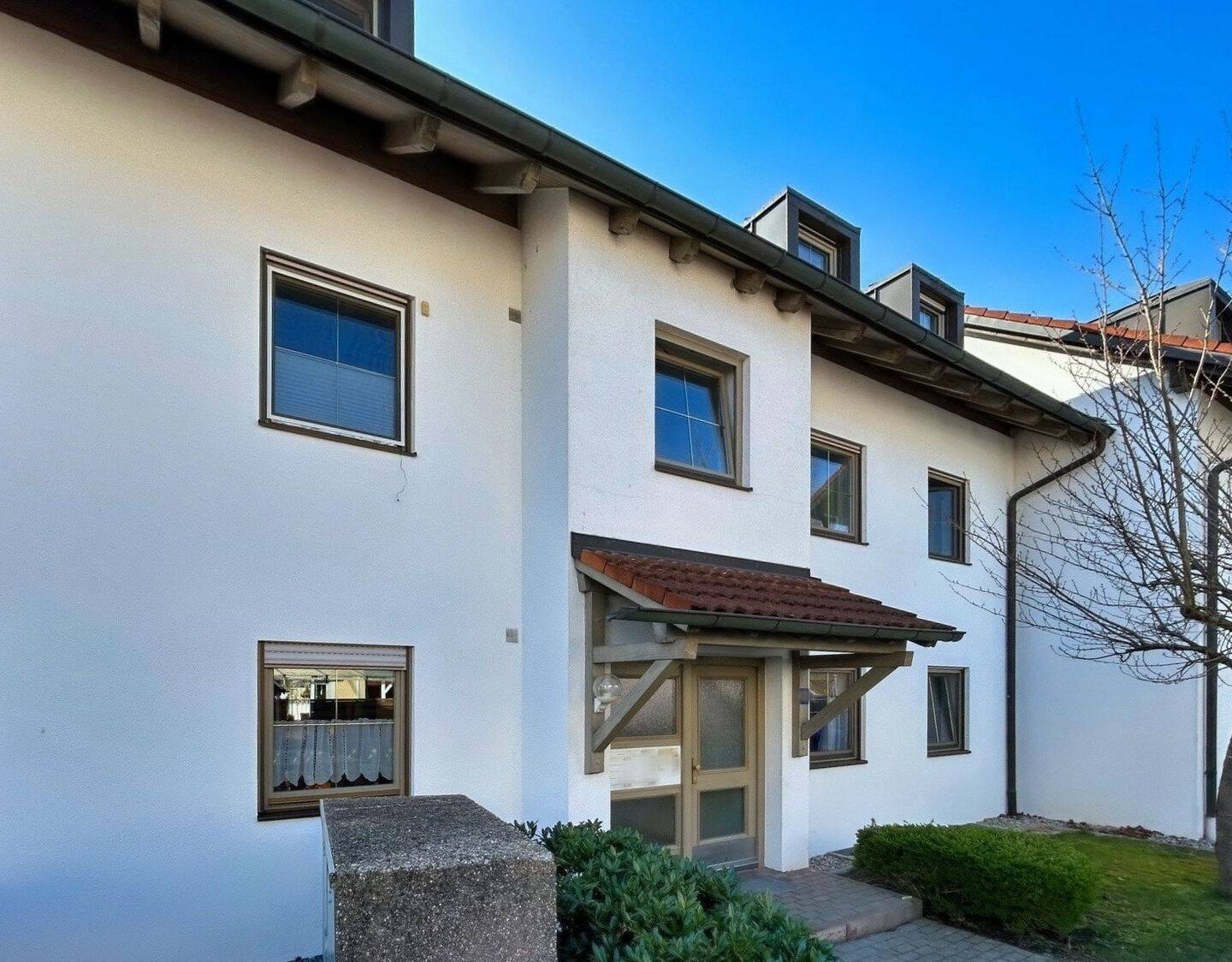 Traumhafte Erdgeschosswohnung mit Garten in ruhiger Lage, 84579 Unterneukirchen