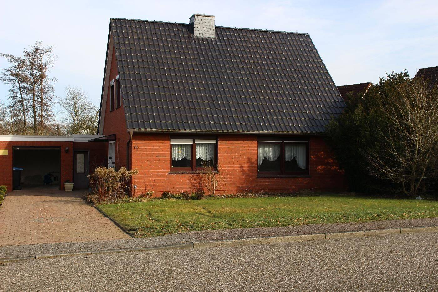 Freistehendes Einfamilienhaus mit 6 Zimmern und großem Grundstück in 26802 Moormerland – Warsingsfehn **RESERVIERT**, 26802 Moormerland