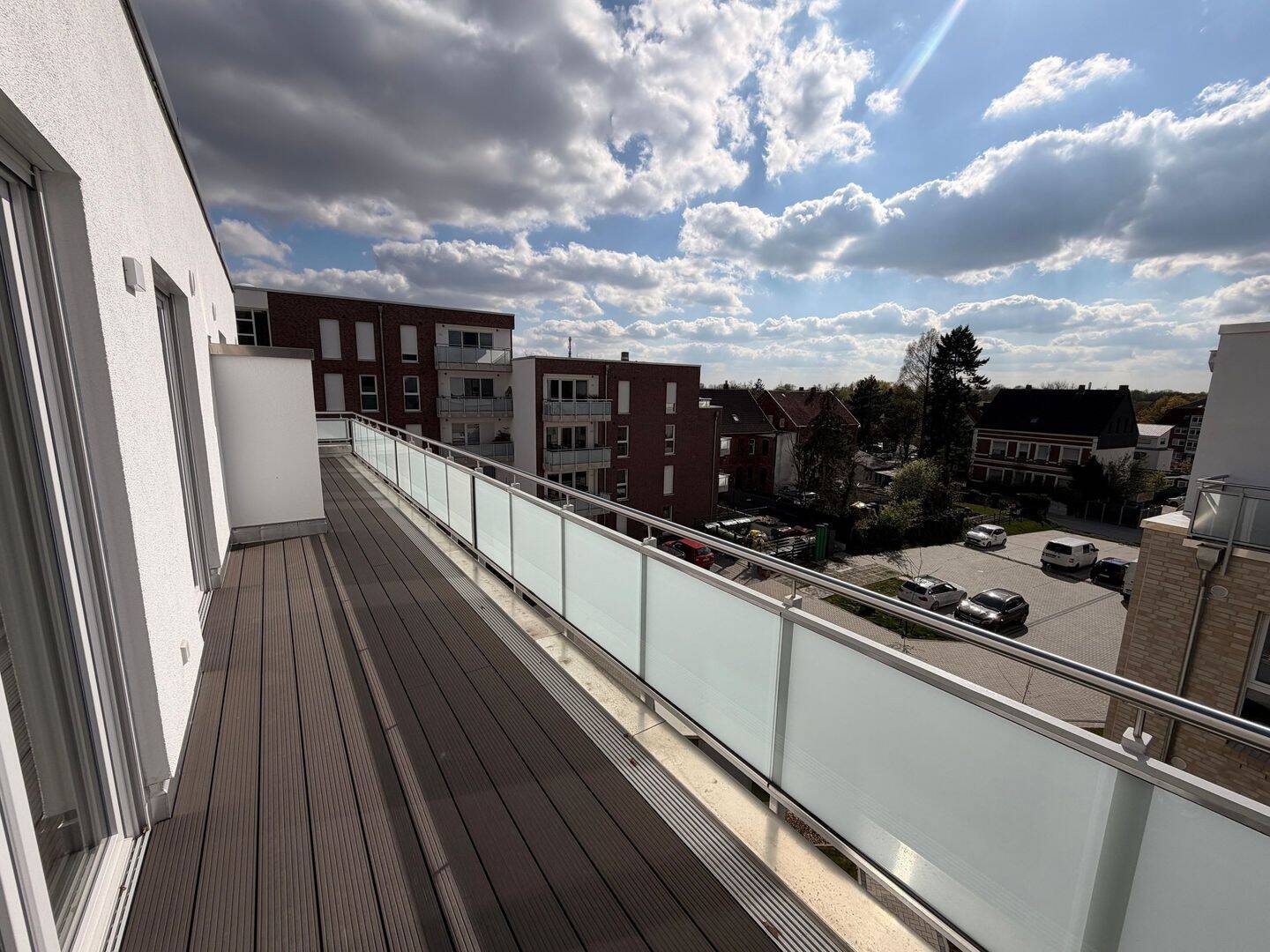 Penthouse in einer Stadtvilla – Neubau mit Ausblick – hochwertige Einbauküche inkl., 31226 Peine