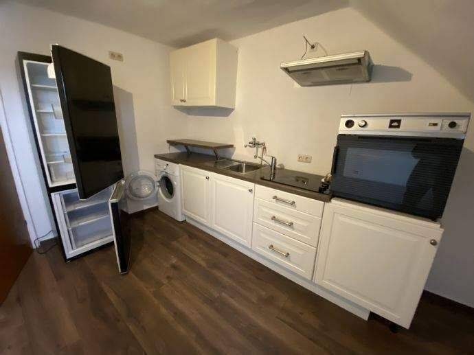 Ab 01.10.2026 / Gemütliche 3-Zimmer-Wohnung / Dachgeschosswohnung (3. OG) mit Einbauküche / ohne Balkon und ohne Aufzug, 54290 Trier (Innenstadt Trier-Süd)