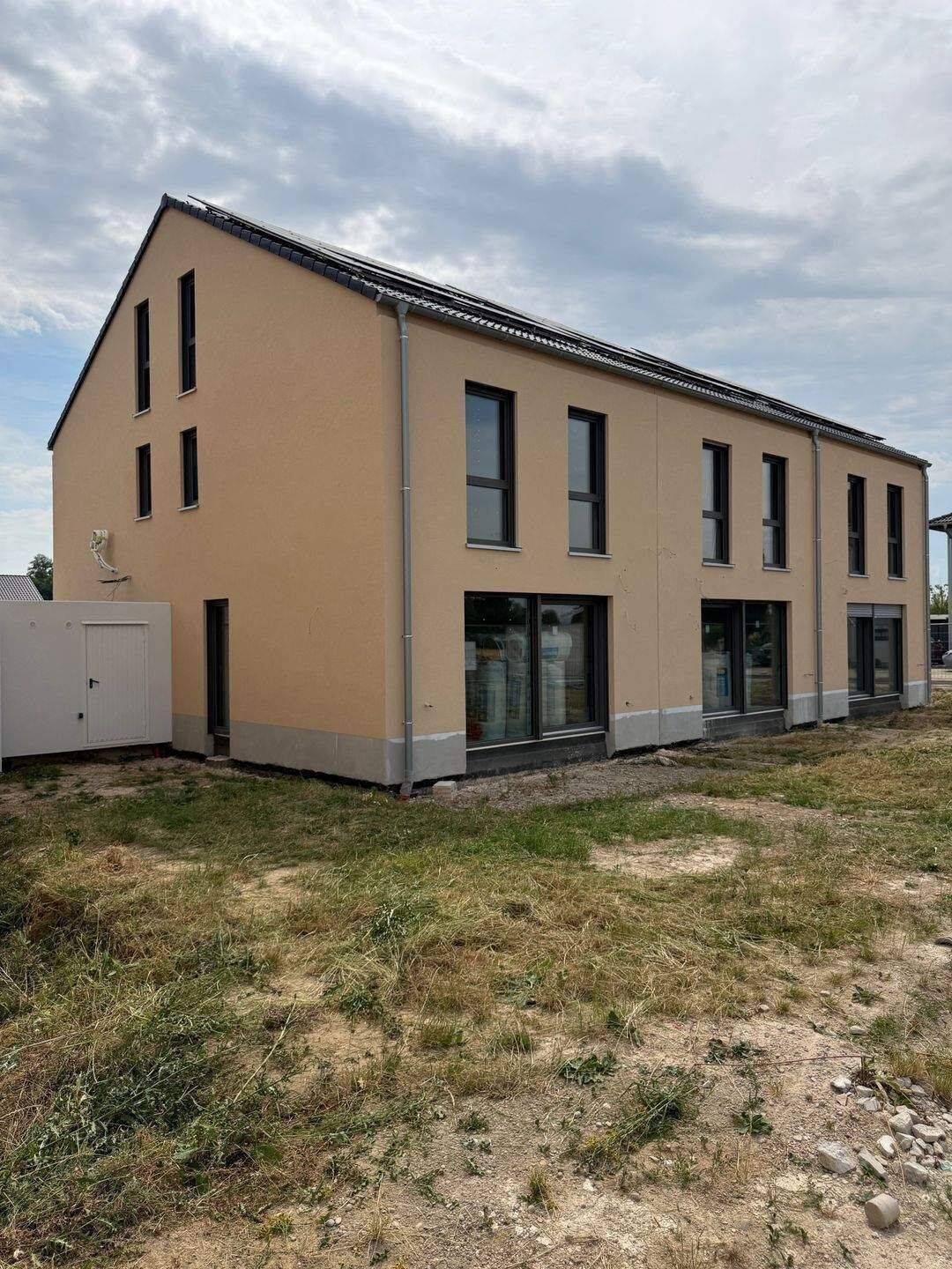 Stilvoll und großzügig Wohnen: Reihenmittelhaus, sechs Zimmer, Photovoltaikanlage, energetisch spitze in EH40/QNG, geförderte Finanzierung., 52391 Vettweiß