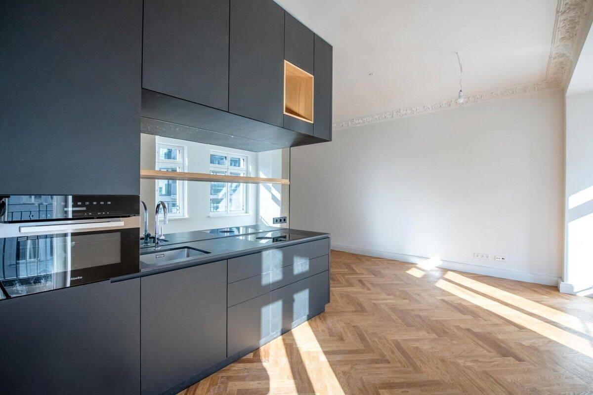 Exklusives Single-Apartment: Komplett saniert – mit Balkon, 10115 Berlin (Mitte Wedding)