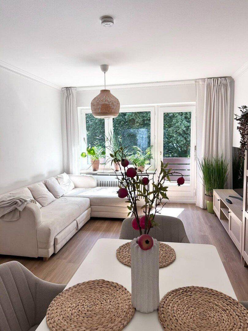 Helle 2-Zimmer-Wohnung, ruhige Lage in Moosach, Balkon mit Blick ins Grüne, möbliert übernehmbar, 80992 München (Moosach Neuhausen-Nymphenburg Pasing-Obermenzing)