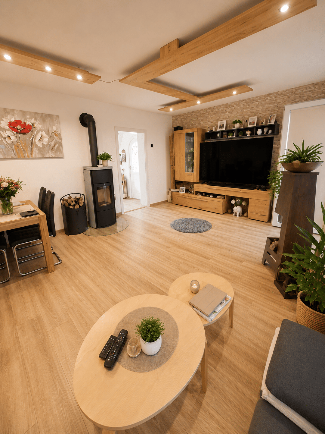 Modernisiertes Reihenmittelhaus mit PV-Anlage, Wintergarten und Kamin. Sofort bezugsfrei, 86368 Gersthofen