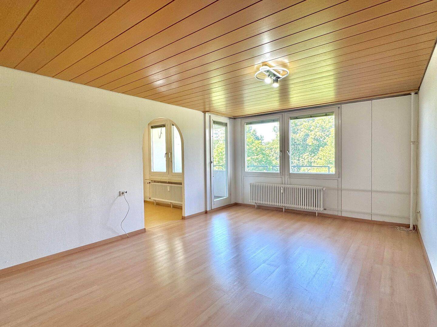 Wohnen über den Baumkronen – 3-Zimmer-Wohnung mit Balkon, Garage & viel Potenzial!, 71067 Sindelfingen