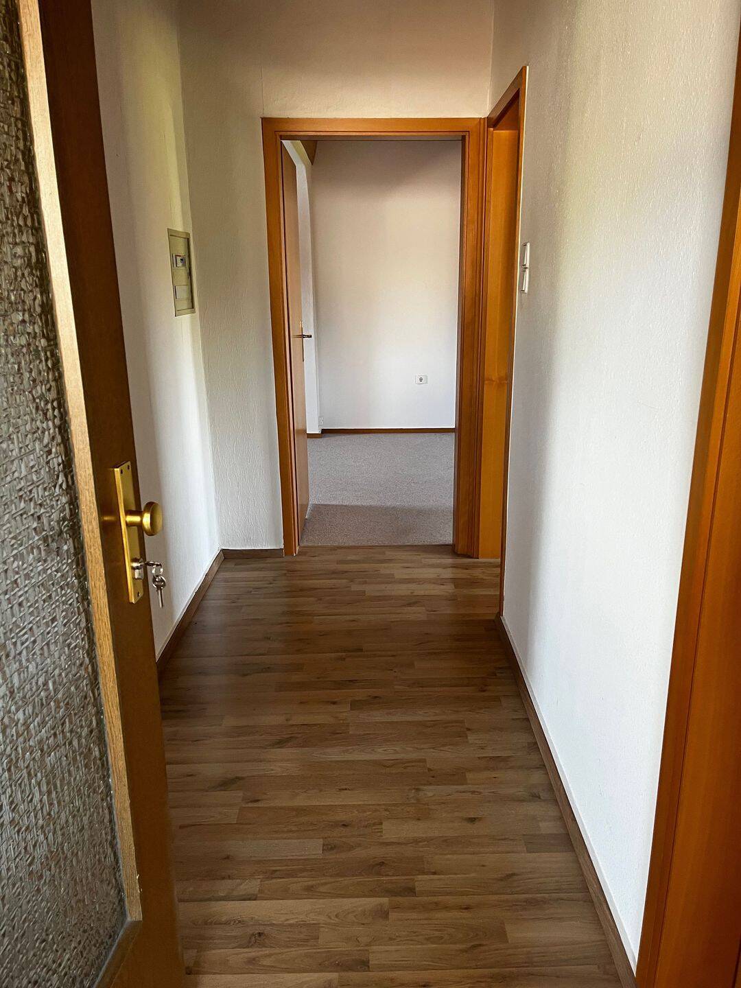 Helle 2-Zimmer-Dachgeschosswohnung mit Garage und großem Garten Nähe Klinikum und Universität, 34125 Kassel
