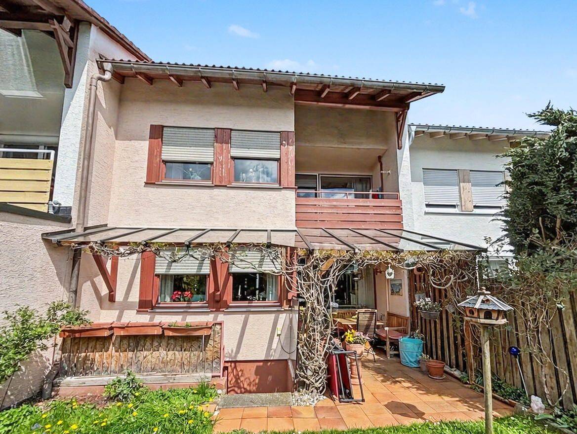 Gepflegtes Reihenmittelhaus mit Einliegerwohnung und Dachterrasse in Isny im Allgäu, 88316 Isny im Allgäu