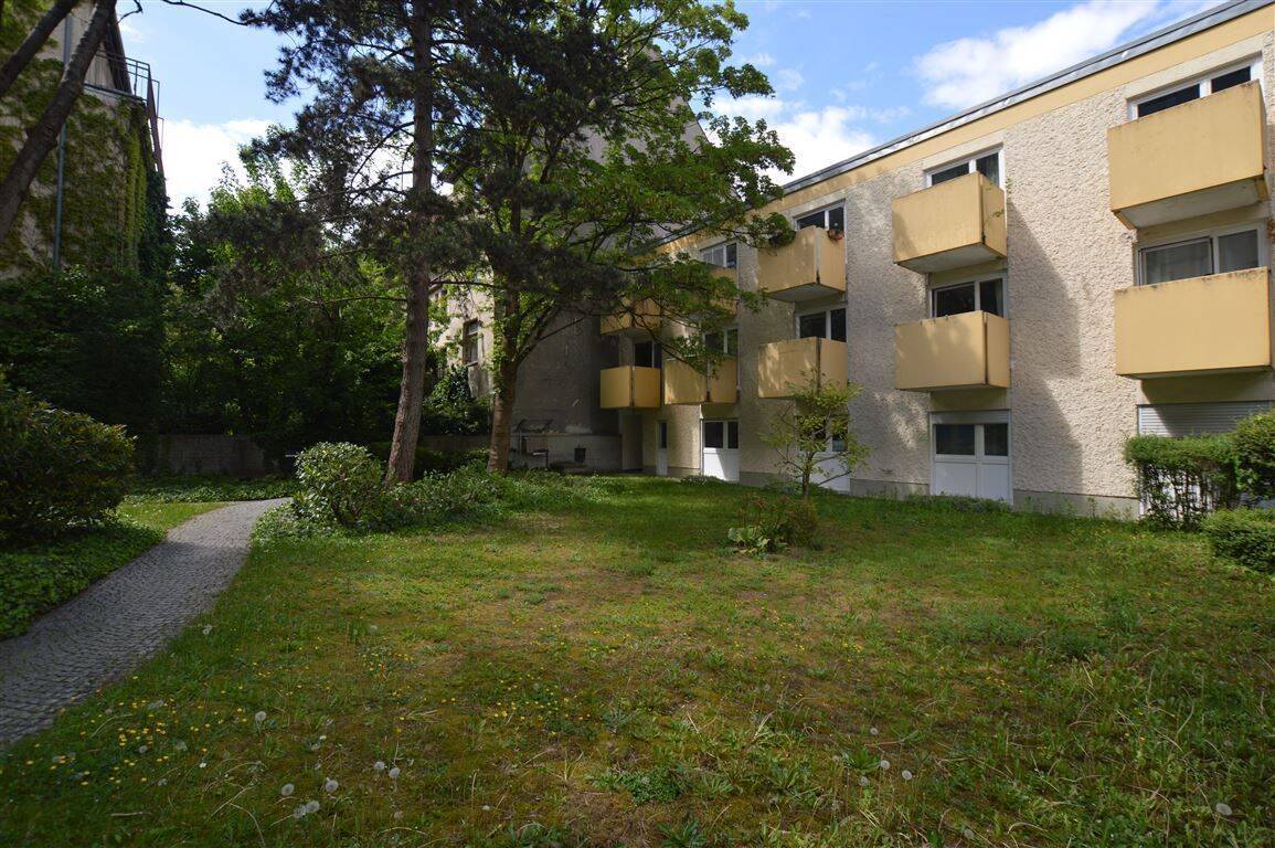 Provisionsfrei ** Ruhige sanierte 2 Zimmer Wohnung mit Garten in Bestlage zum Selbstbezug **, 80796 München (Schwabing-West)