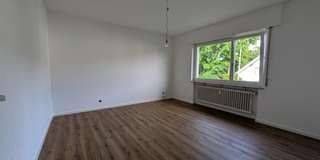 Gepflegte 4-Zimmer Wohnung im 1. OG in Stuttgart-Möhringen, 70567 Stuttgart (Möhringen)