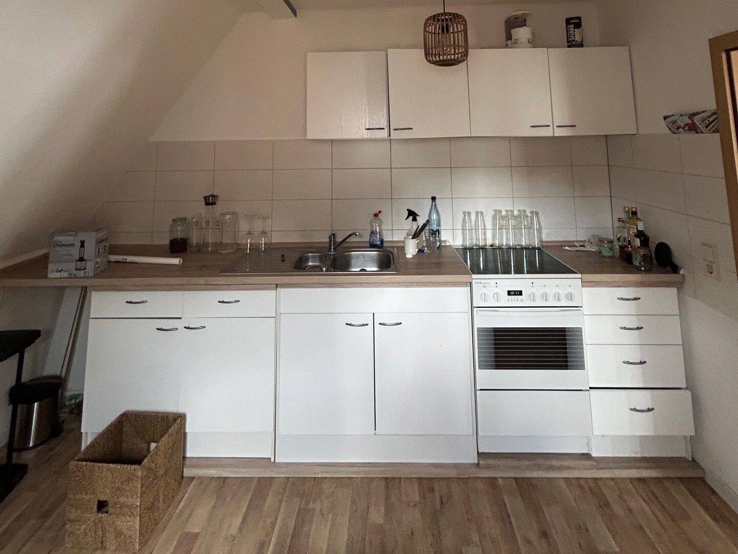 2-Raum Dachgeschoss-Wohnung mit EBK (gegen Ablöse) in Sonneberg (Zentrum) ca. 59 m², 96515 Sonneberg