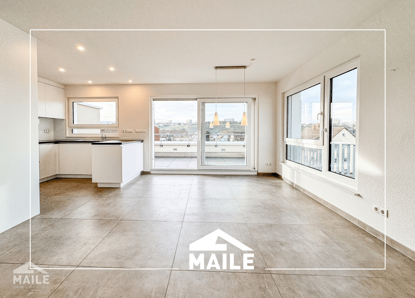 Hochwertige 2,5-Zimmer Maisonettewohnung mit zwei Dachterrassen und TG-Stellplatz!, 70378 Stuttgart