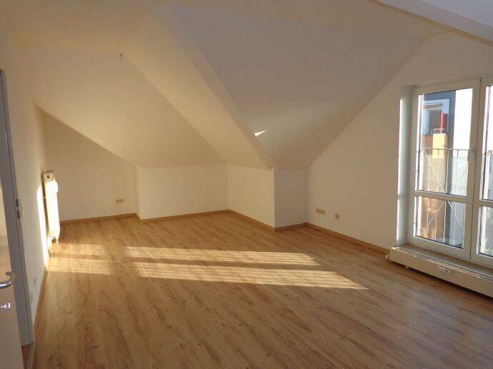 Willkommen Zuhause: Gemütliche 2-Zim.-Dachgeschosswohnung, 1640 Coswig