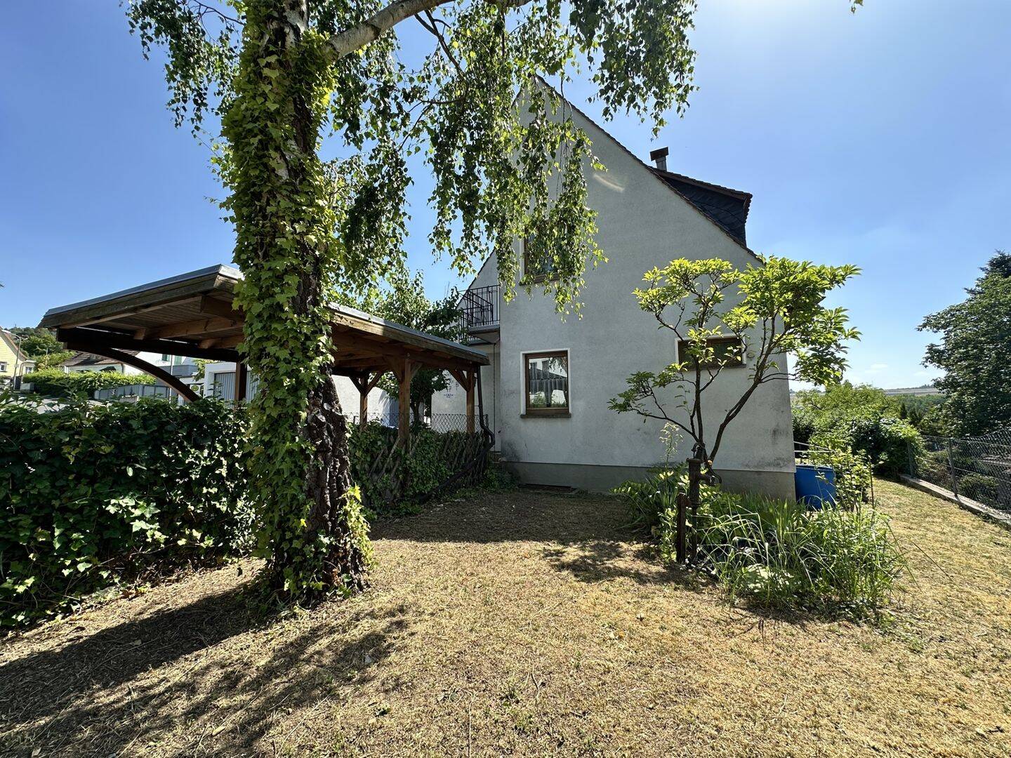 ***Gemütliches Einfamilienhaus mit sonnigem Garten und Garage in Würzburg – Heidingsfeld***, 97084 Würzburg (Heidingsfeld Heuchelhof Rottenbauer)
