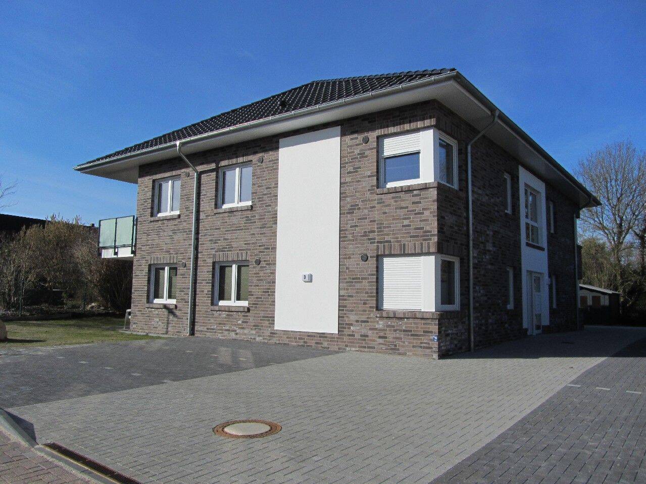 Schicke 3-Zimmer-OG-Wohnung mit Balkon, 28857 Syke
