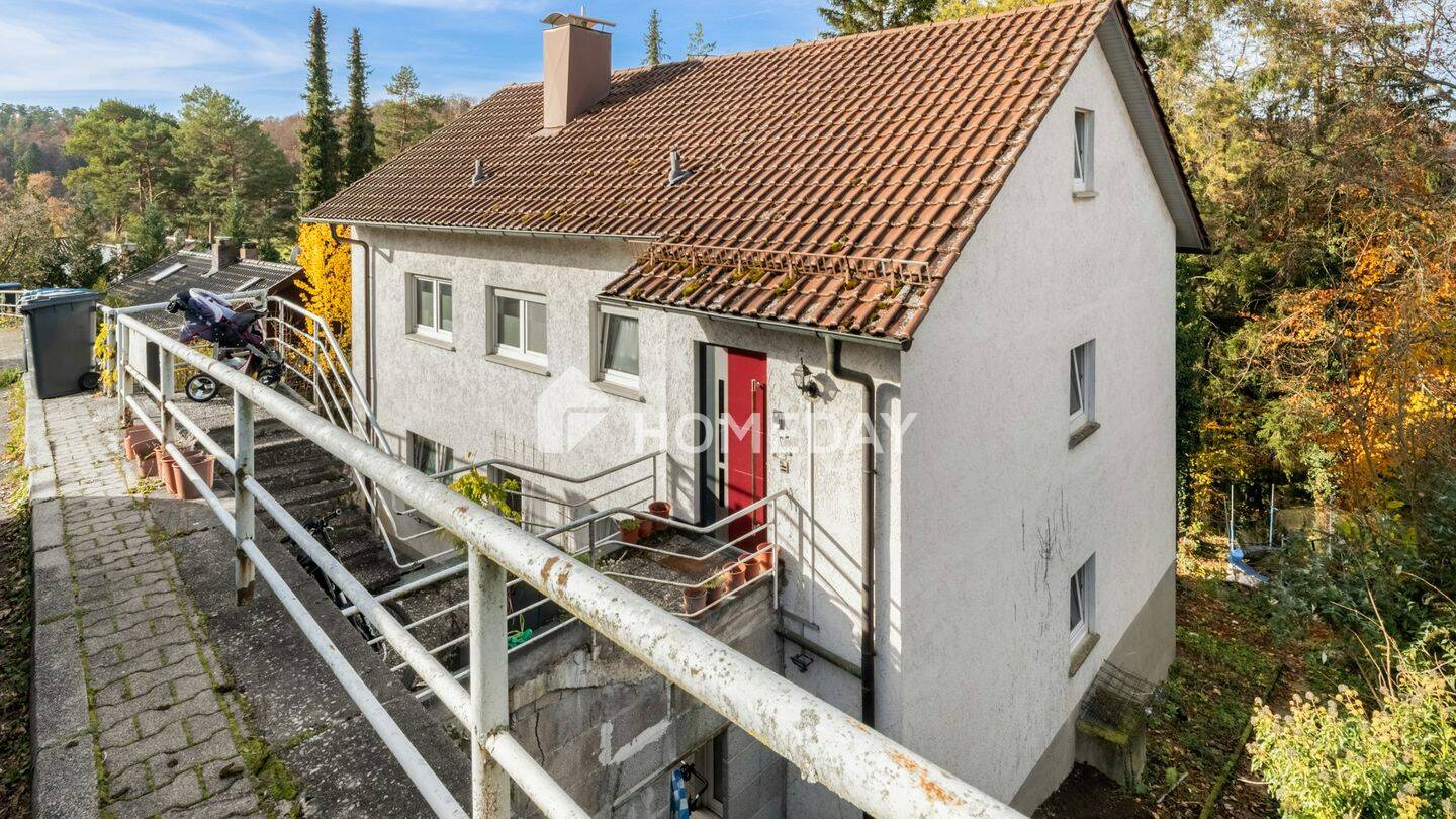 Ihr Schlüssel zur Rendite: MFH mit 2 vermieteten Wohneinheiten, Garage und 1501m² Grundstück, 71120 Grafenau