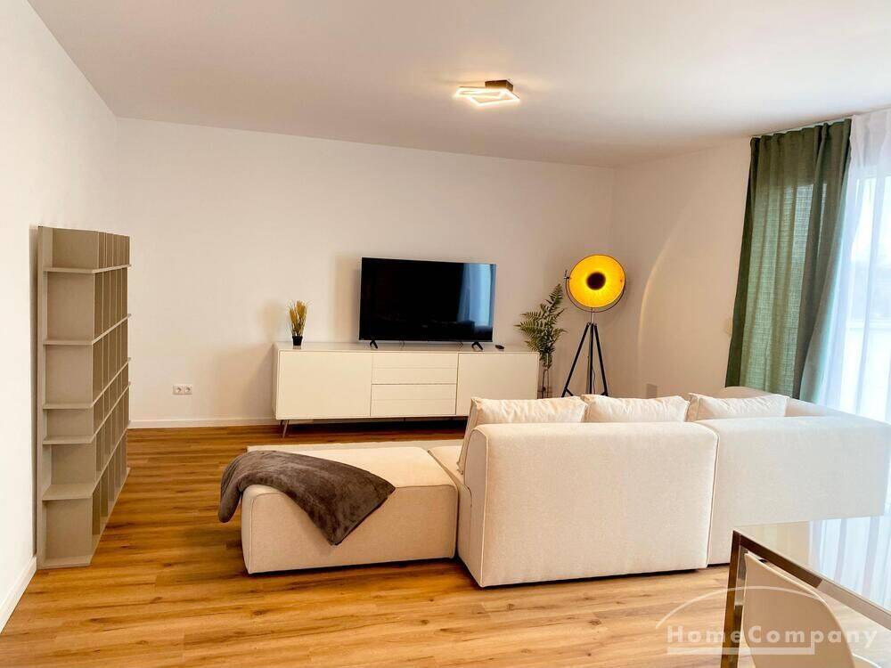 Neu möblierte 2-Zimmer-Wohnung mit Dachterrasse in Putzbrunn, 85640 Putzbrunn