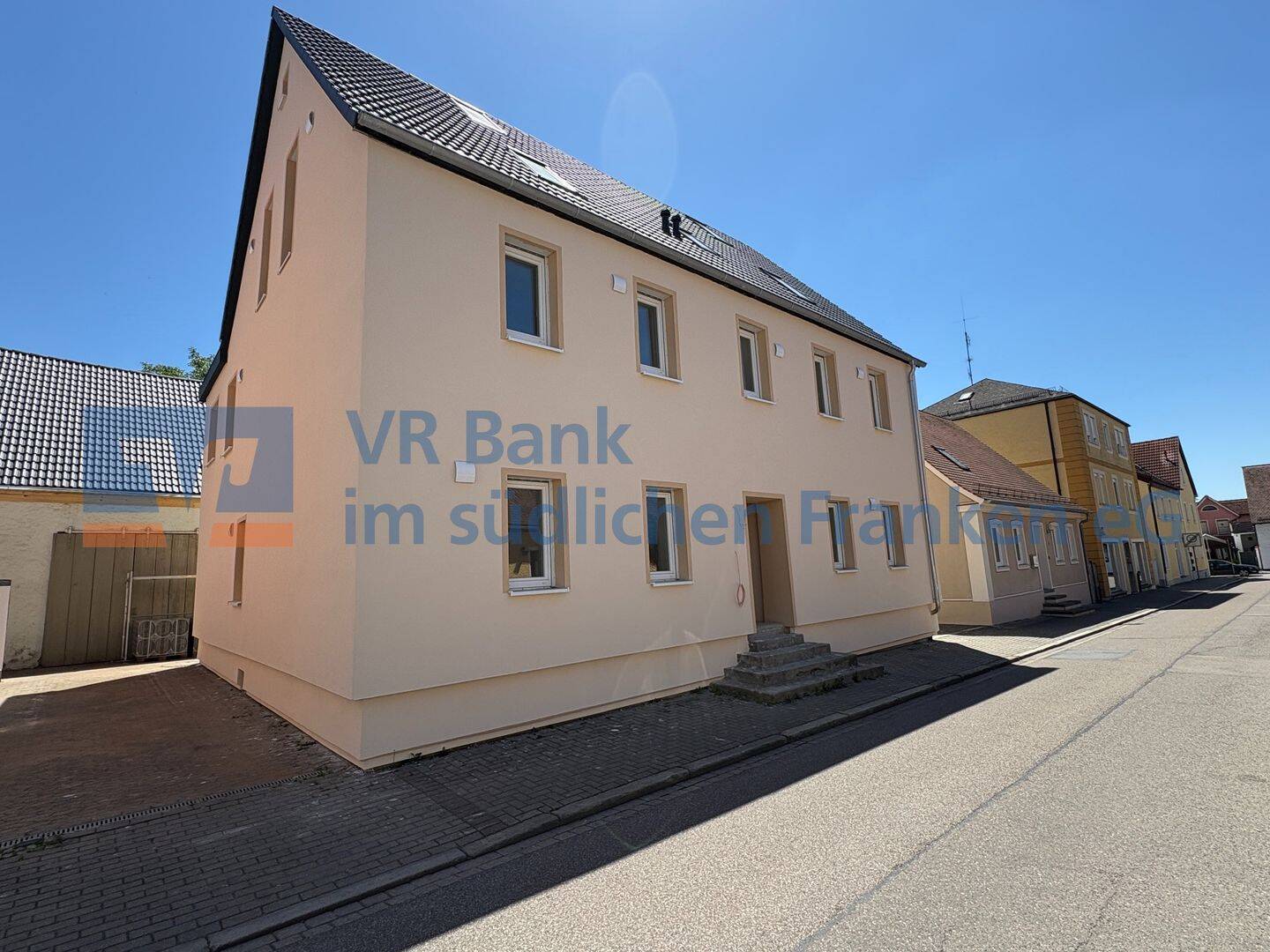 Großzügige 3-Zimmer-Etagenwohnung mit Balkon nach energetischer Kernsanierung in Gunzenhausen, 91710 Gunzenhausen