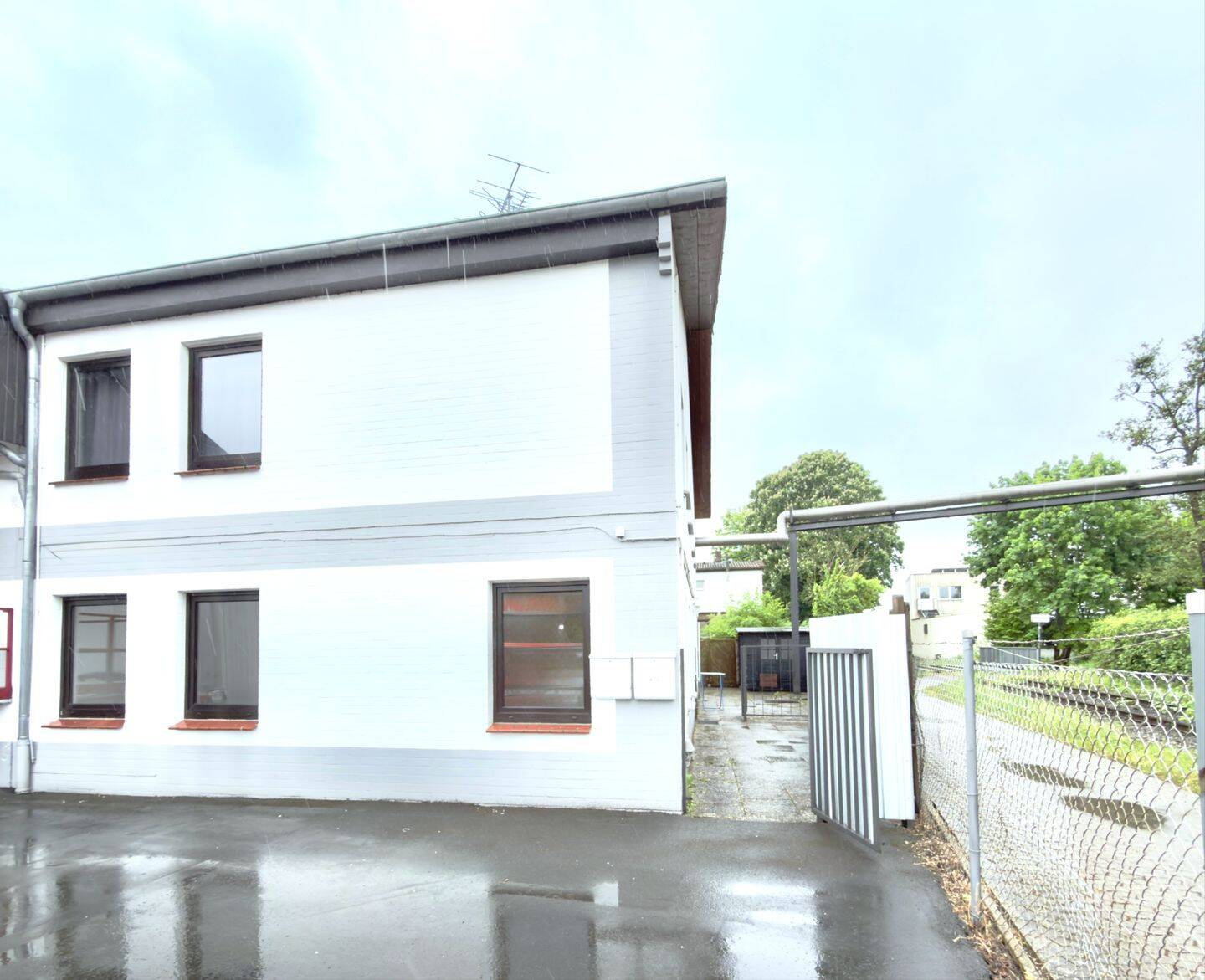 METEOR IMMOBILIEN : Ruhiges Wohnen mit wenigen Nachbarn…, 31789 Hameln