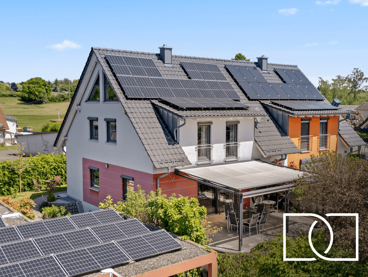 Raumwunder! Energieeffizientes Einfamilienhaus mit Wintergarten, Pool und traumhaftem Garten, 95490 Mistelgau