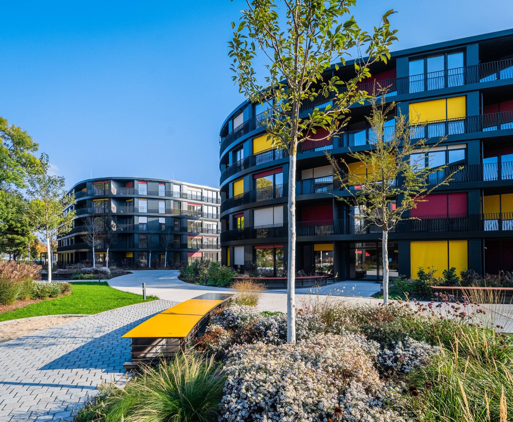 große 2-Zimmer Wohnung mit Loggia am Elbufer – Marina Garden, 1097 Dresden (Innere Neustadt Leipziger Vorstadt Pieschen-Nord/Trachenberge Äußere Neustadt)