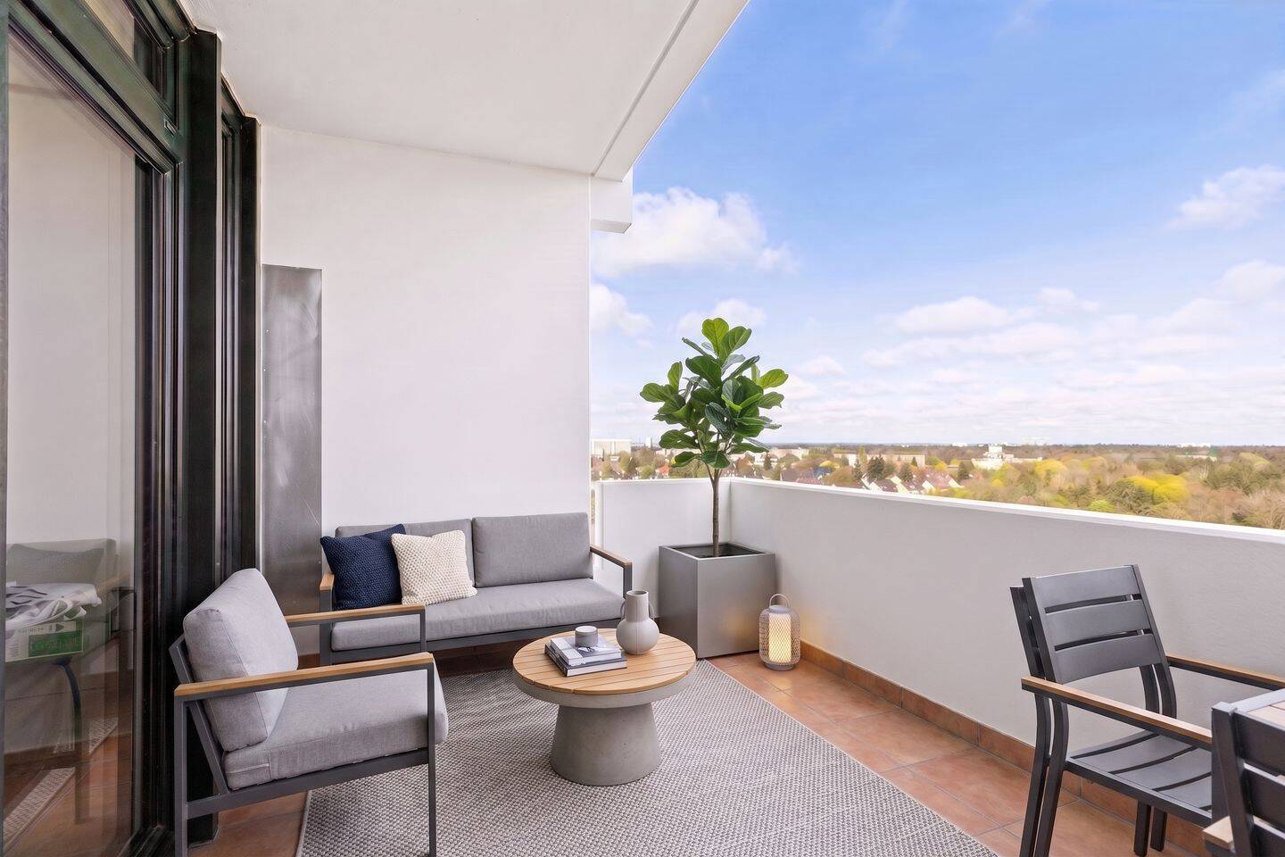 Clever investieren – 2,5-Zimmer-Wohnung mit traumhaftem Blick, 81379 München (Sendling Sendling-Westpark Thalk. Obersendl.-Forsten-Fürstenr.-Solln)