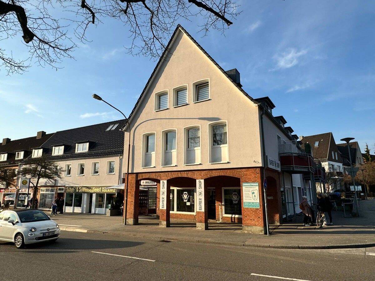 Sehr gepflegtes Wohn- und Geschäftshaus mit Lagerhalle und 4 Garagen in Lübeck-Kücknitz, 23569 Lübeck (Kücknitz Travemünde)