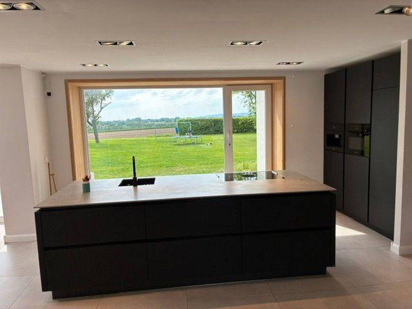 Modernes Familienhaus, Designer-Küche und Blick ins Grüne, 32549 Bad Oeynhausen