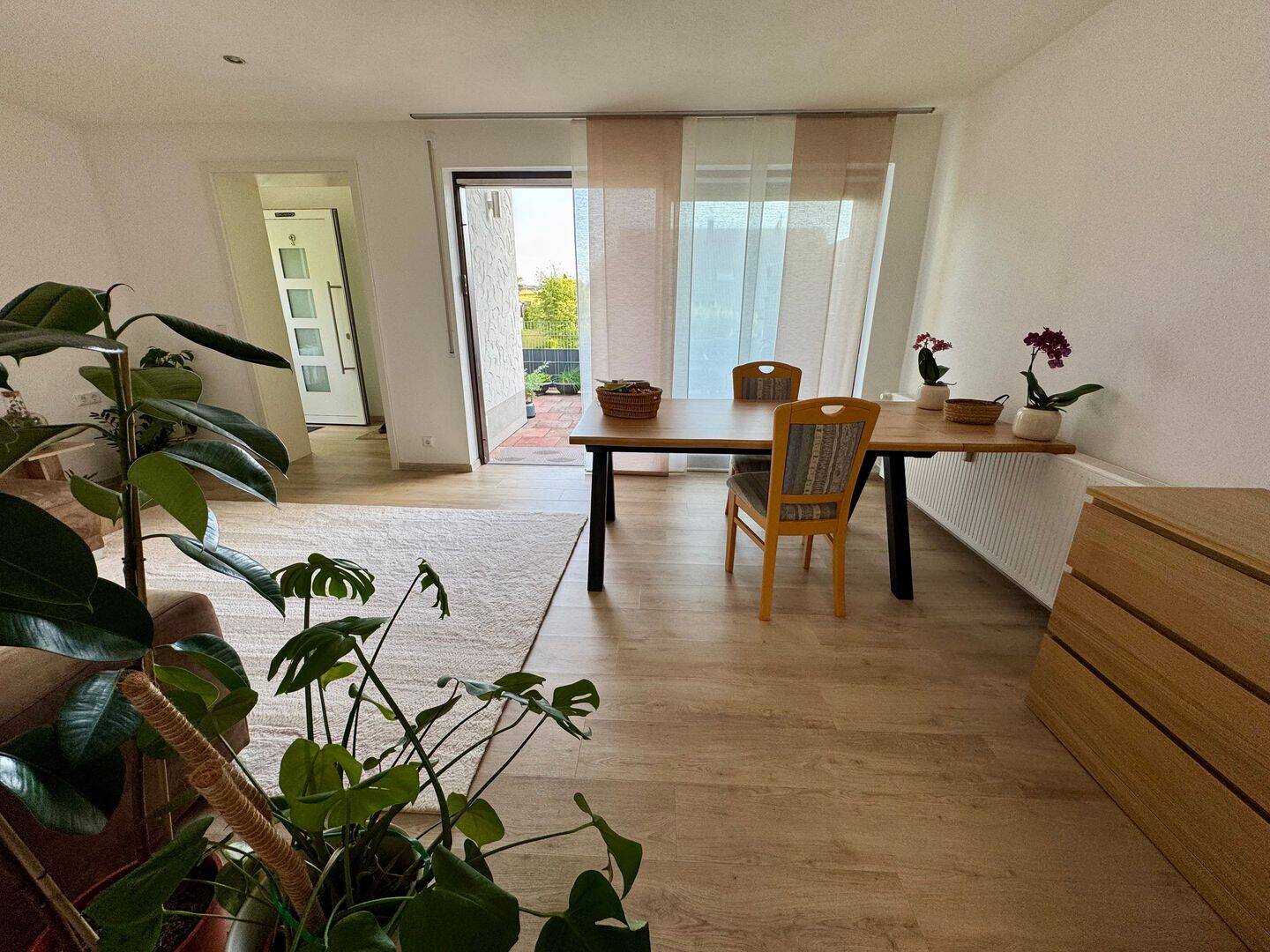 Helle und großzügige 2-Zimmer-Wohnung mit Garten und Terrasse in ruhiger Lage / Amerdingen, 86735 Amerdingen