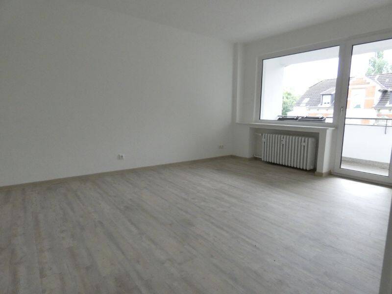 Modernisierte 2-Zi.-Wohnung mit Tageslichtbad und Balkon!, 46535 Dinslaken