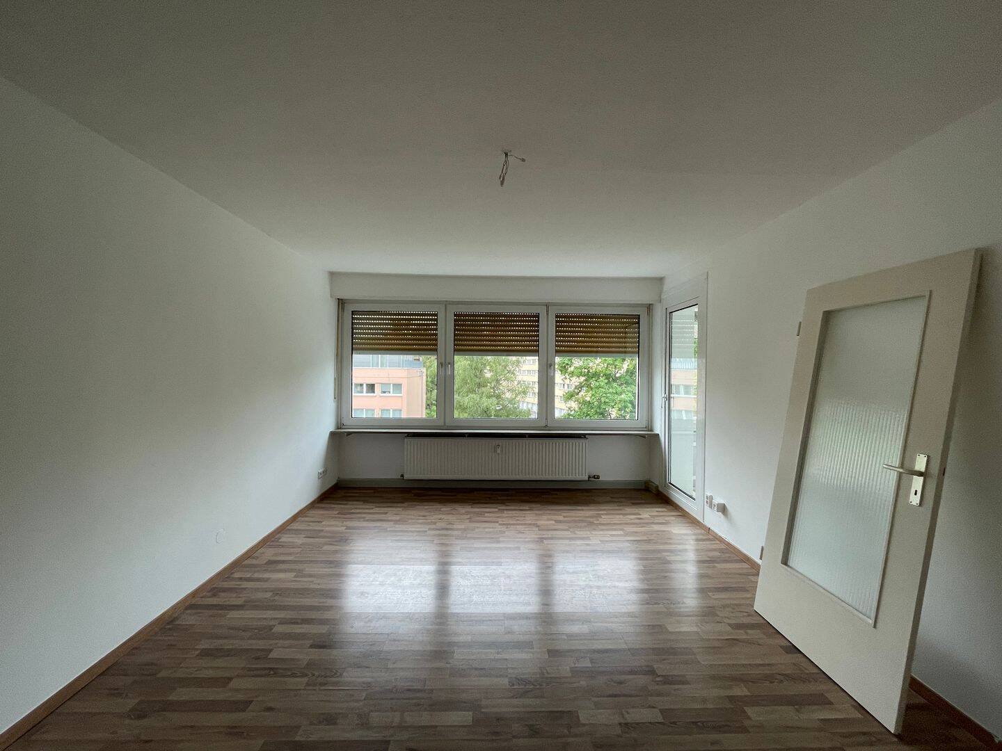 Renovierte 3-Zimmer-Wohnung mit Einbauküche in guter Lage, 91058 Erlangen (Bruck Eltersdorf Erlangen-Süd Sebaldussiedlung Tennenlohe)