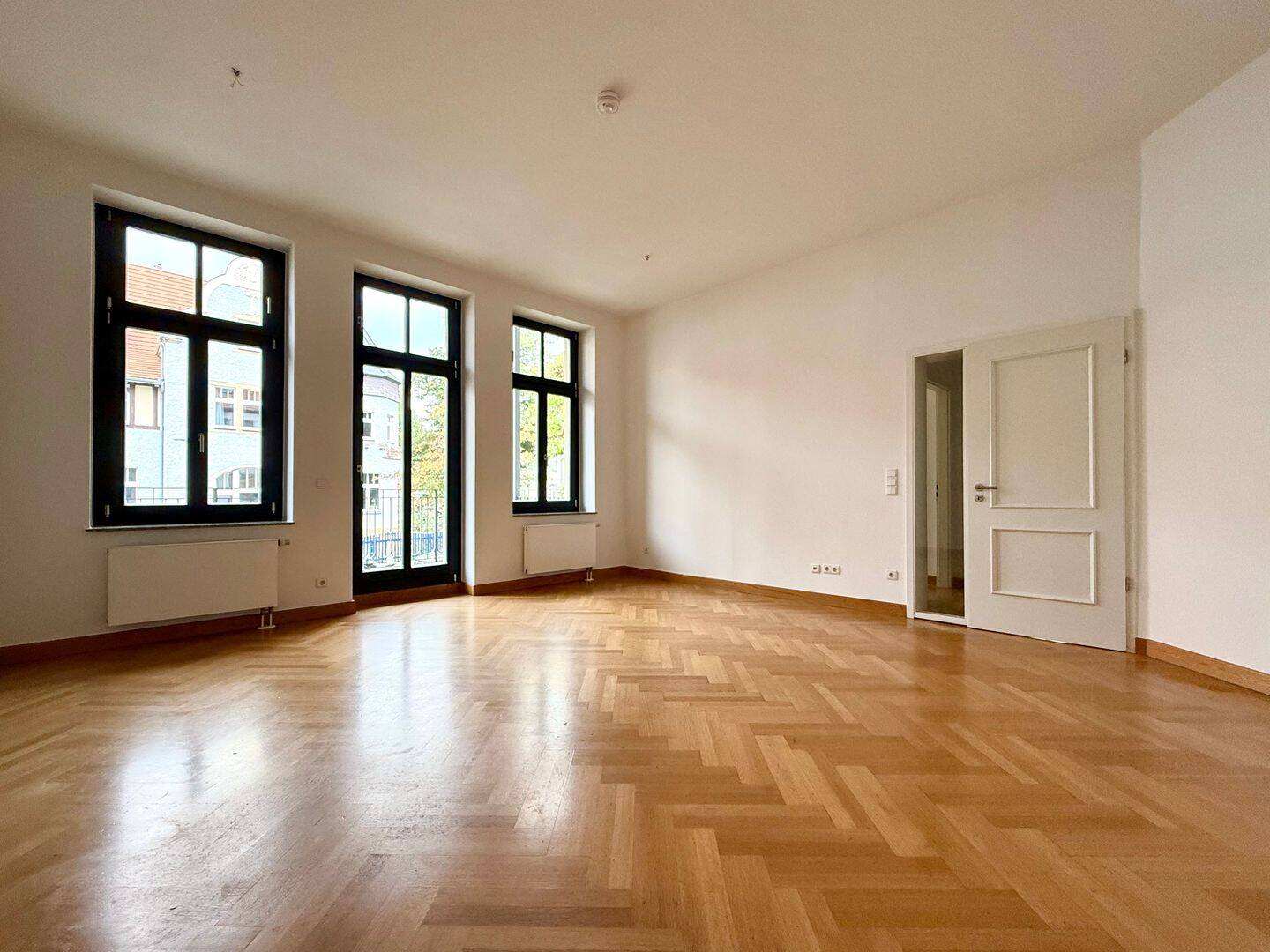 Bezugsfreie 2-Zimmer-Wohnung mit 2 Balkonen im beliebten Loschwitz!, 1099 Dresden
